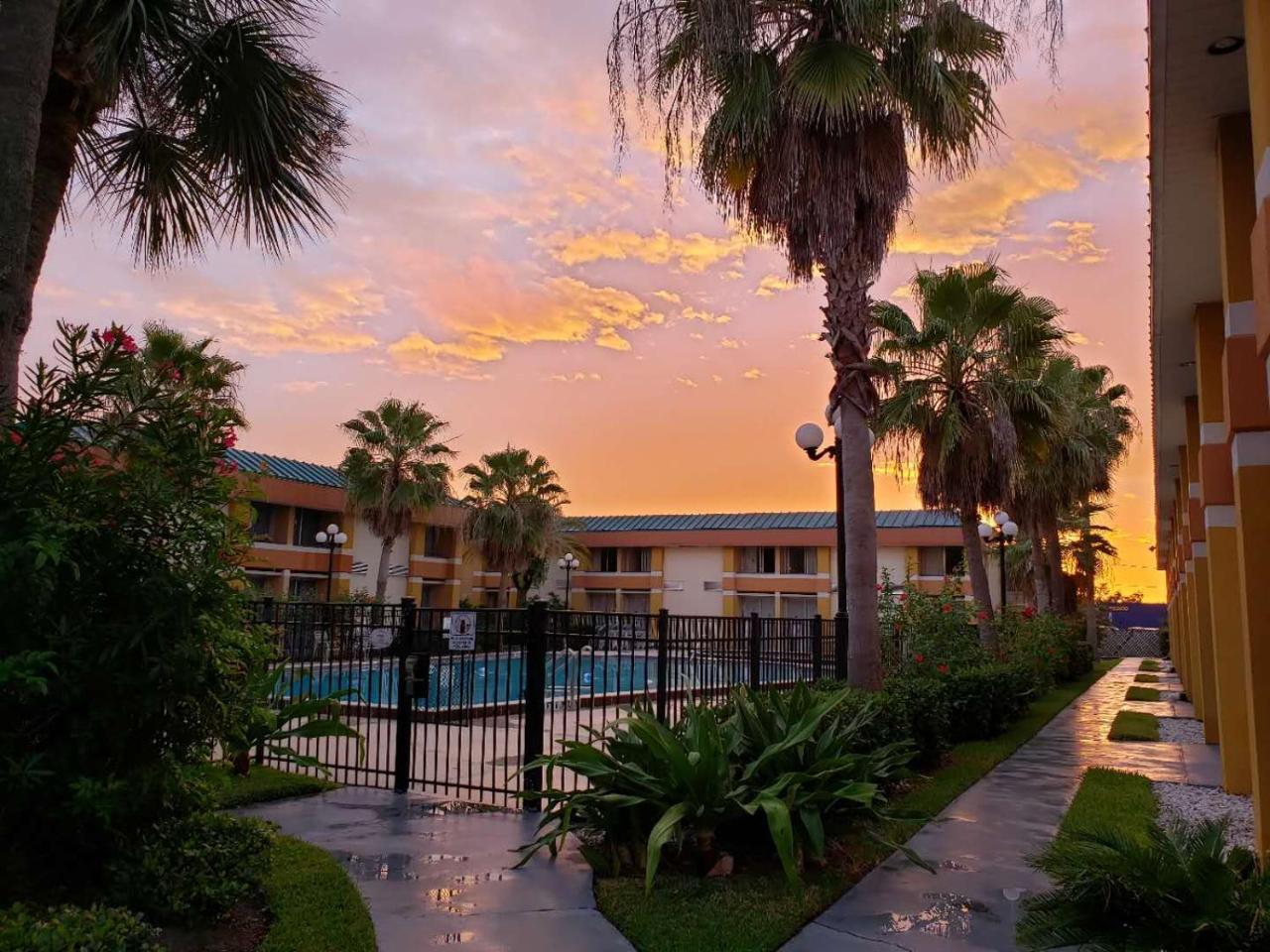 Garnet Inn & Suites Ορλάντο Εξωτερικό φωτογραφία